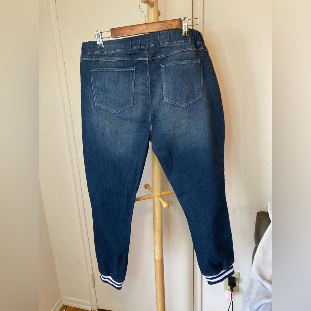 Dark Wash Elastic Waist Sporty Stripe Cuff Sweatpants Jeans - Picture 9 of 13